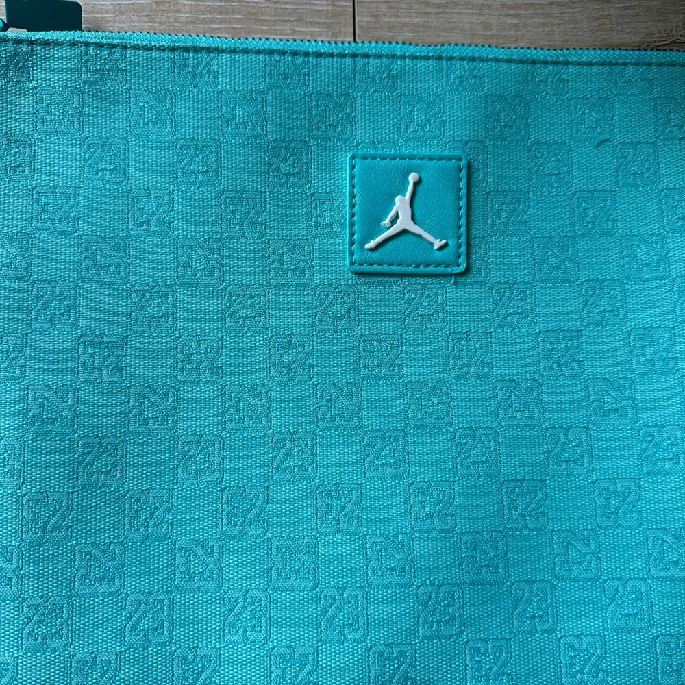 Jordan Pouch - Picture 4 of 5